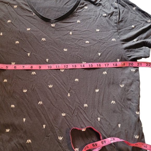 Large Old Navy Soft Washed Polar Bear Shirt - Picture 5 of 8